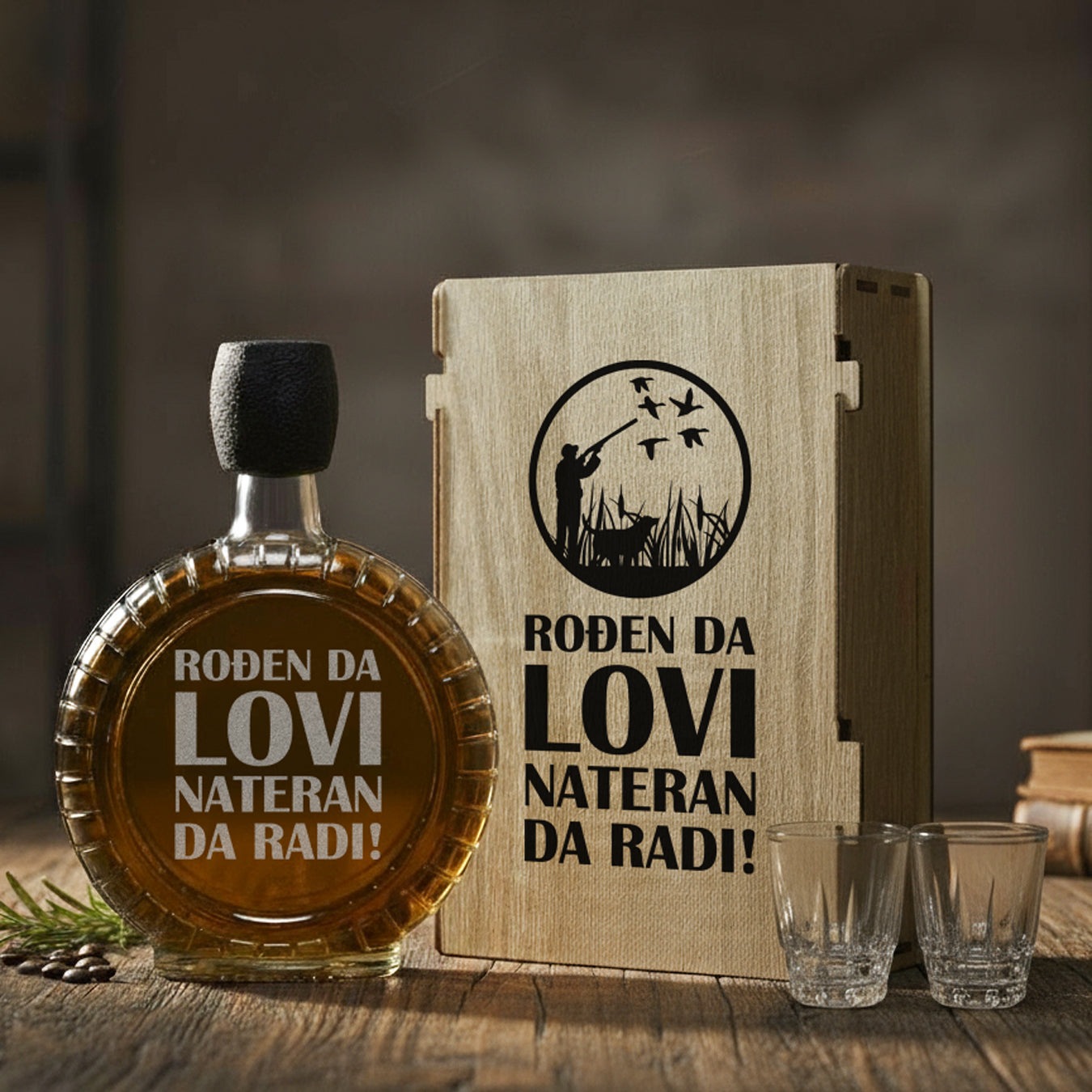 Poklon set za lovce - Rođen da lovi, sa 2 čašice (rakija nije uključena)