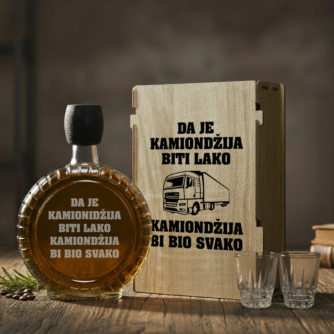 Poklon set za vozače - Kamiondžija, sa 2 čašice (rakija nije uključena)