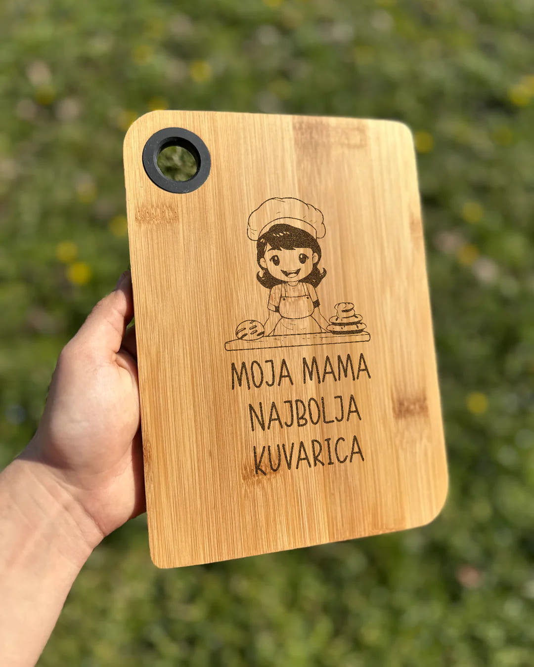 Izgravirana poklon kuhinjska daska moja mama najbolja kuvarica