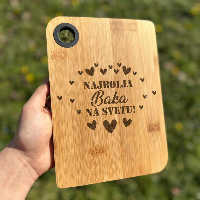 Izgravirana poklon kuhinjska daska najbolja baka na svetu