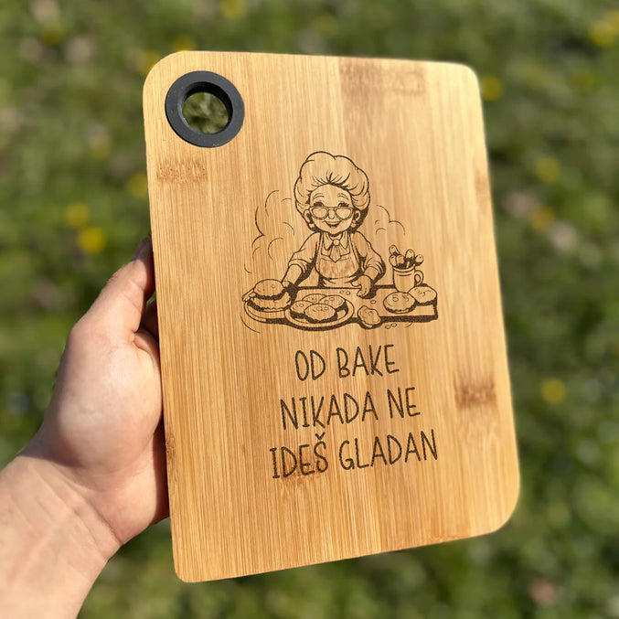 Izgravirana poklon kuhinjska daska od bake nikada ne ideš gladan