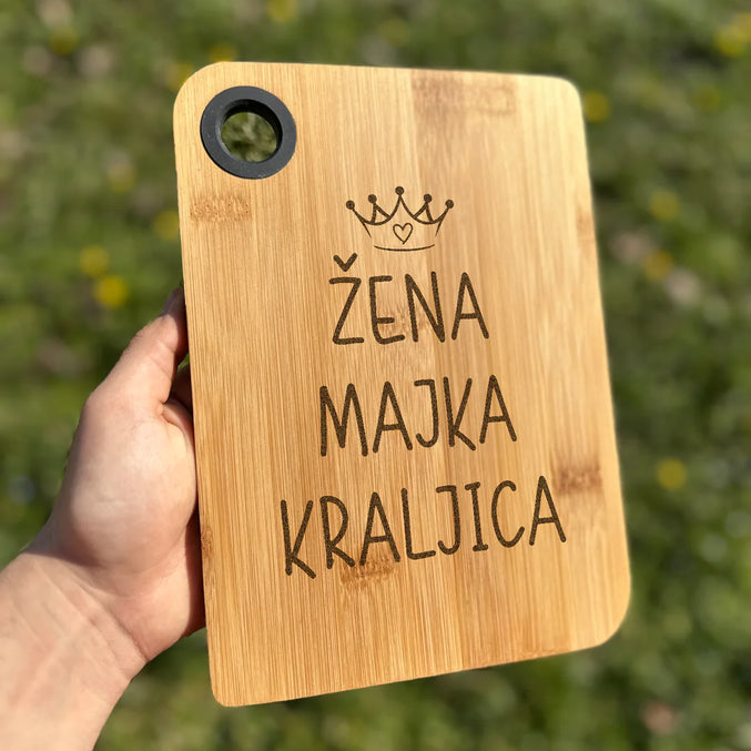 Izgravirana poklon kuhinjska daska žena majka kraljica
