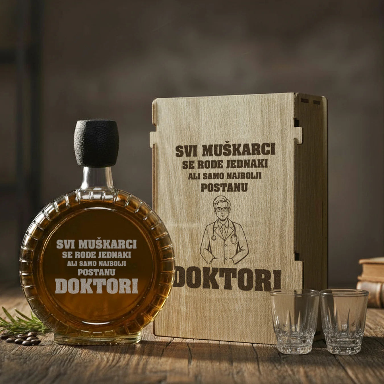 Poklon za Doktora, izgravirana kutija sa čuturom za rakiju i dve čašice