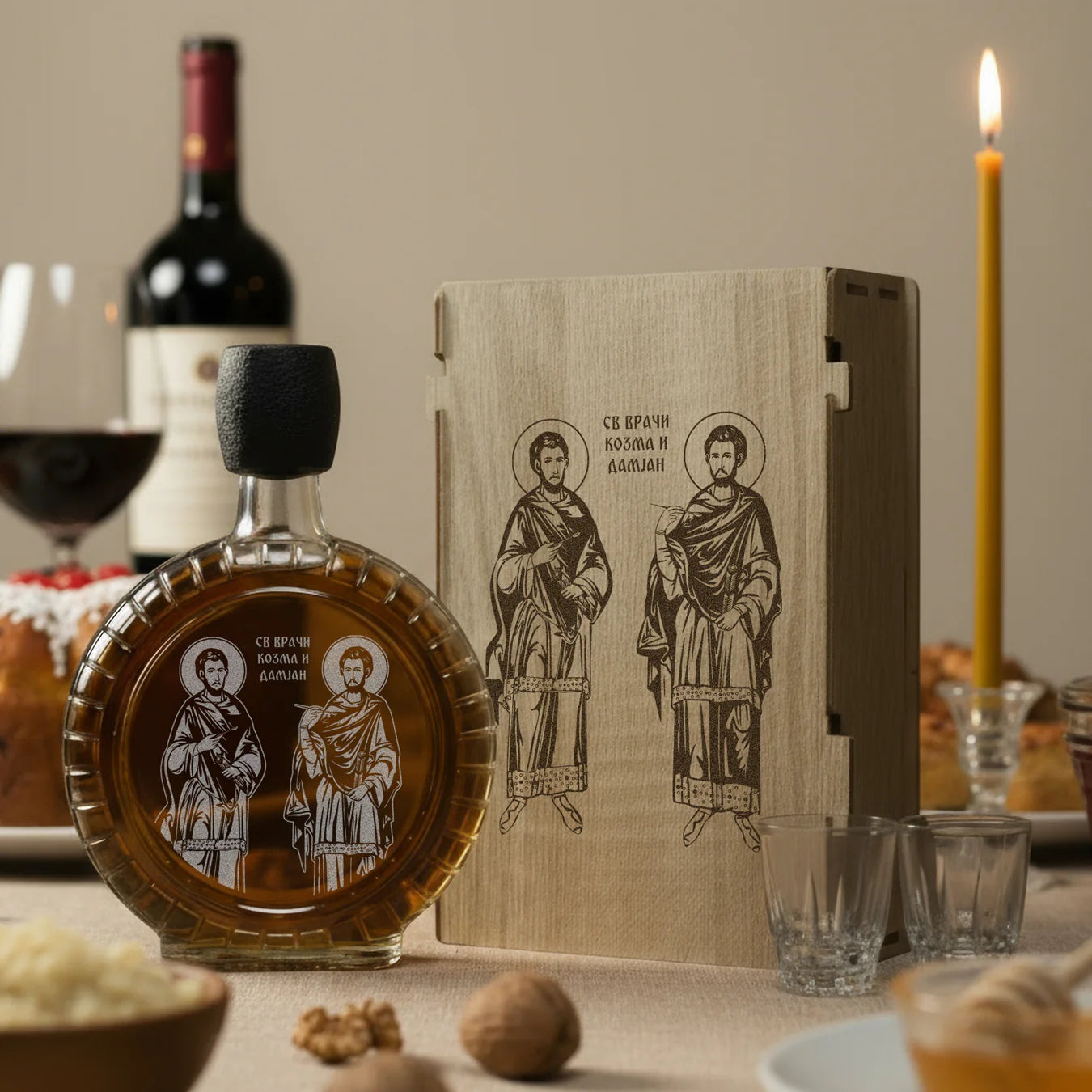 Slavski poklon Sveti Vrači Kozma i Damjan, izgravirana kutija sa čuturom za rakiju i dve čašice