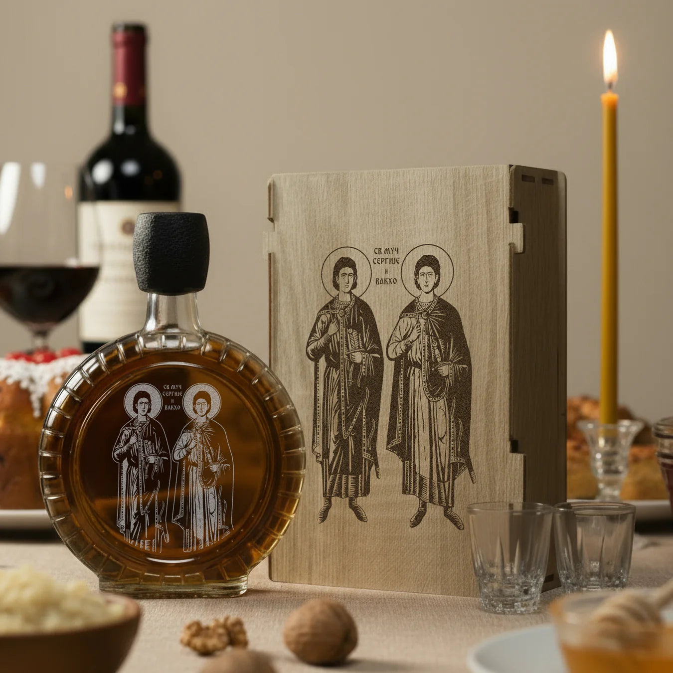 Slavski poklon Sveti mučenici Sergije i Vakho, izgravirana kutija sa čuturom za rakiju i dve čašice