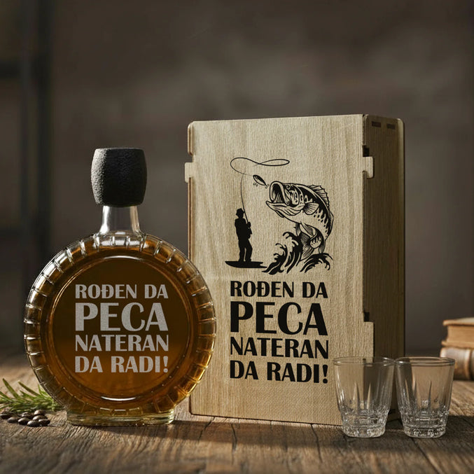 Poklon set za ribolovce - Rođen da peca, sa 2 čašice (rakija nije uključena)