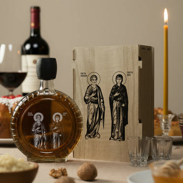 Slavski poklon set Sveti Joakim i Ana, sa 2 čašice (rakija nije uključena)